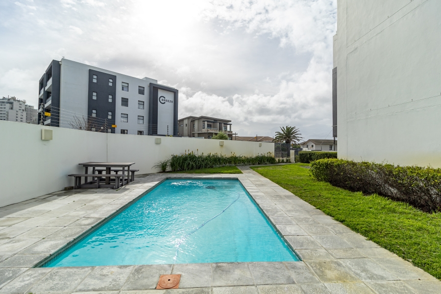 1 Bedroom Property for Sale in Bloubergstrand Western Cape